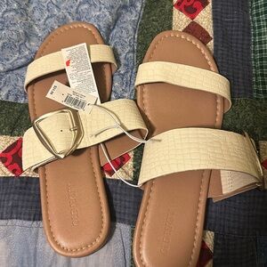 BNWT sandals
